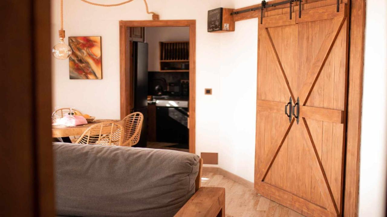 Bungalow Allende Famara Con Piscina Privada Y Ac Экстерьер фото