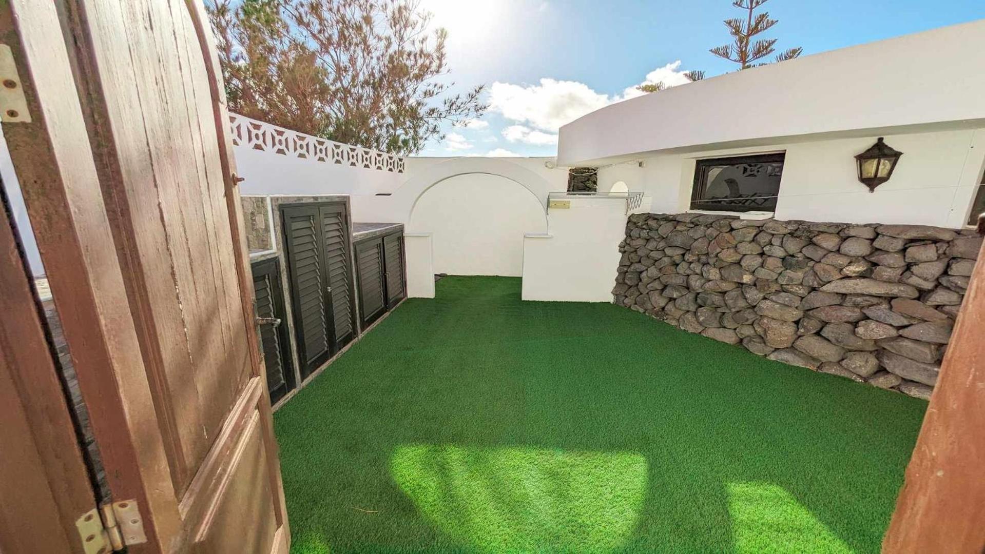 Bungalow Allende Famara Con Piscina Privada Y Ac Экстерьер фото